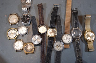 Lot 457 - A collection of gents largely mechanical wrist...