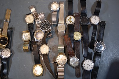Lot 458 - A collection of gents wrist watches largely...