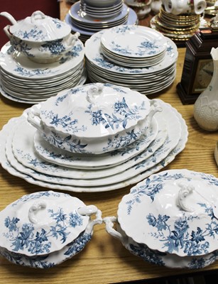 Lot 173 - A Victorian Doulton Burslem part dinner...