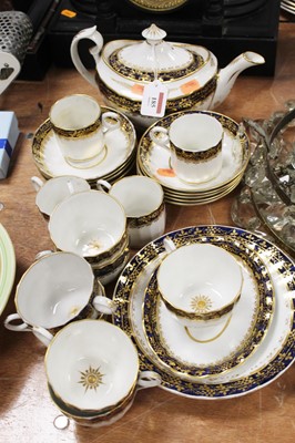 Lot 185 - An early 19th century English porcelain part...