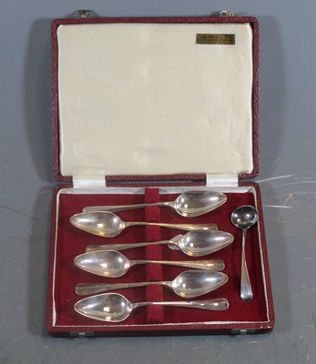 Lot 325 - A cased set of six 20th century teaspoons;...