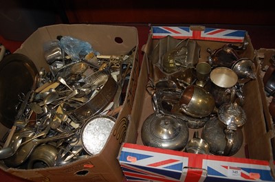 Lot 345 - Two boxes of miscellaneous metalware, to...