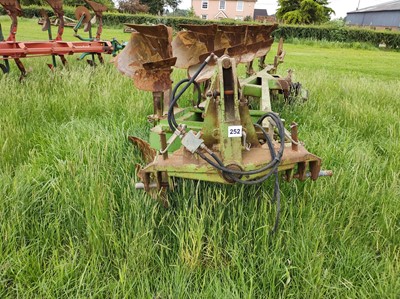 Lot 252 - 5 Furrow Dowdeswell Plough (DPFE)