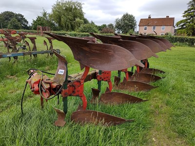 Lot 250 - 5 Furrow Vogel & Noot Plough