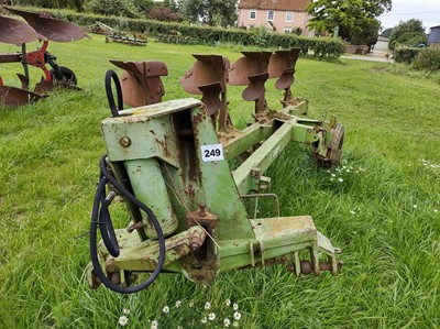 Lot 249 - 4 Furrow Dowdswell Reversible Plough
