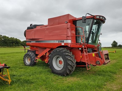 Lot 295 - 18ft Case 2388 Combine Harvester with Straw...
