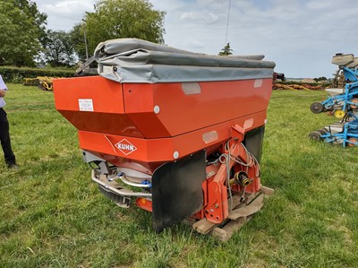 Lot 266 - Kuhn Axis 40.1w Fertiliser Spreader (2009)