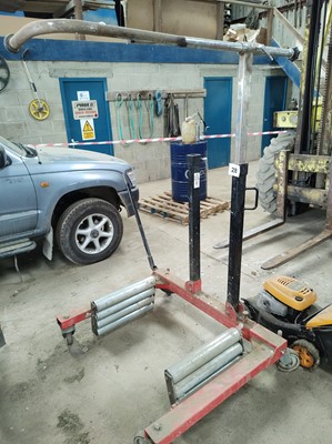 Lot 28 - Wheel Changer