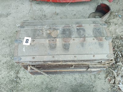 Lot 60 - Chest