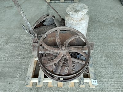 Lot 93 - Churner, Sieves, Vice, Mangle