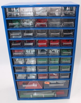 Lot 101 - A large collection of various mid-century...