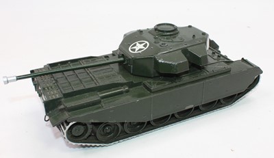 Lot 1668 - A Britains set No. 2150 Centurion tank...