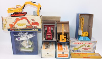 Lot 1548 - A collection of various boxed slightly...