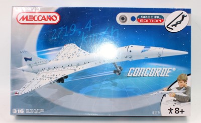 Lot 145 - A large quantity of modern Meccano gift sets...