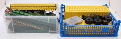 Lot 147 - Two trays containing a quantity of mixed...