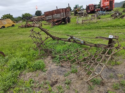 Lot 185 - ZigZag Harrows Folding Parmenter Drag Harrows