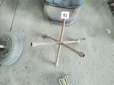 Lot 13 - Spider Wheel Brace