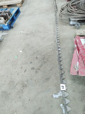 Lot 21 - Combine Blade