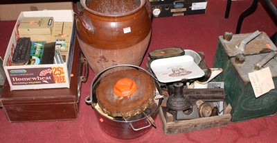 Lot 194 - A large collection of miscellaneous items, to...