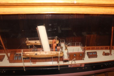 Lot 68 - A very well made Ship Makers display model of...