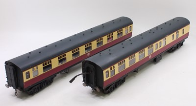 Lot 72 - A pair of Gauge 1 MK1 Crimson and Cream...