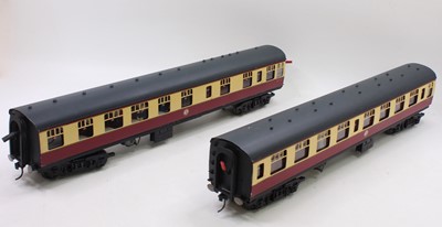 Lot 73 - A pair of Gauge 1 MK1 Crimson and Cream...
