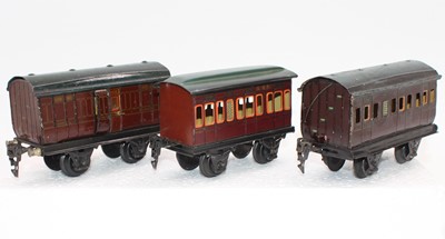 Lot 260 - 3x Marklin coaches including 1920s Midland...