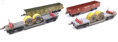 Lot 305 - Four Hornby bogie goods wagons: 1936-41 High...