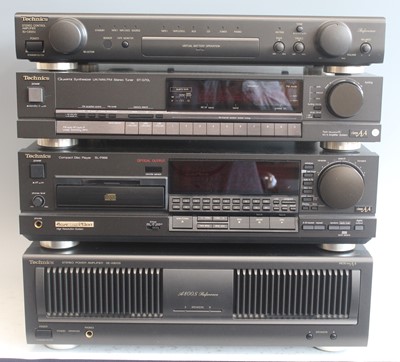Lot 550 - A Technics seperates stereo system to include...