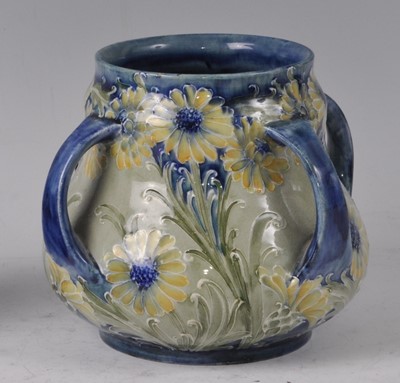 Lot 36 - A rare Moorcroft Florian ware Daisy pattern...