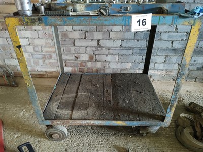 Lot 16 - Shelving Unit