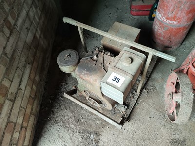 Lot 35 - Generator