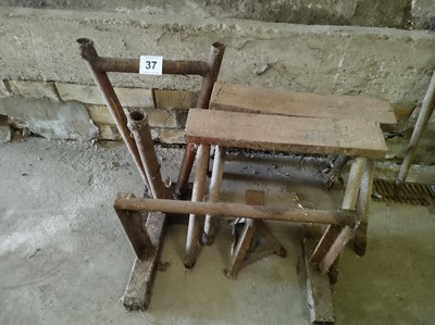 Lot 37 - Qty of Metal Stands