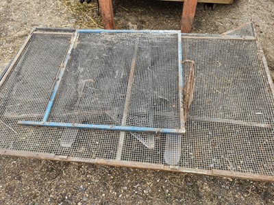 Lot 77 - Hedging Frames