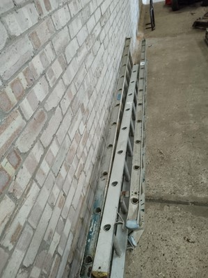 Lot 29 - 2 x Ladder