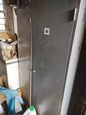 Lot 88 - Cabinets