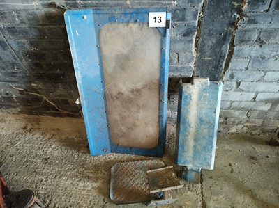 Lot 13 - Battery Cover, Back Window and Step off Ford...