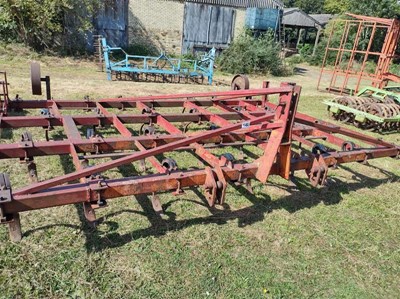 Lot 140 - Pigtail Harrow