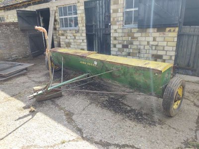 Lot 153 - John Deere Fertiliser Spreader
