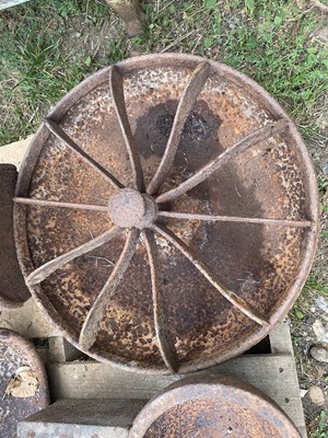 Lot 222 - Round 10 Section Feeder 22 Inches x 5 Inches
