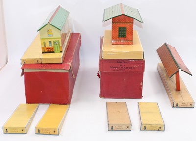 Lot 377 - Three Hornby O gauge post-war items: No.1...