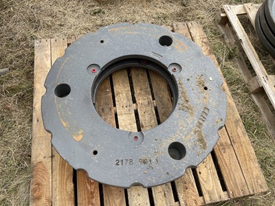 Lot 193 - 2 x 200kg Claas Wheel Weights