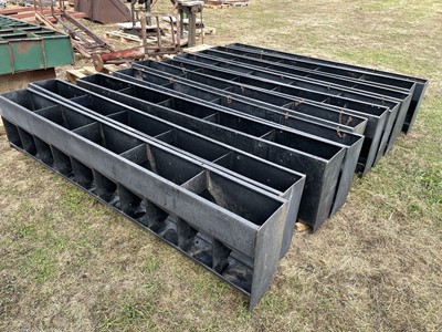 Lot 197 - 20 x Black Plastic Pig Ad Lib Hoppers