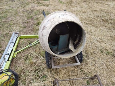 Lot 234 - Small Petrol Cement Mixer