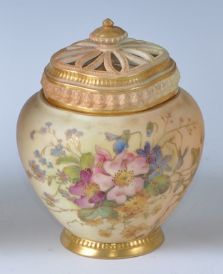 Lot 2026 - An early 20th century Royal Worcester...
