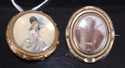Lot 472 - A Victorian pinchbeck mourning brooch,...