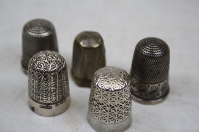Lot 409 - A George V silver thimble by Charles Horner,...