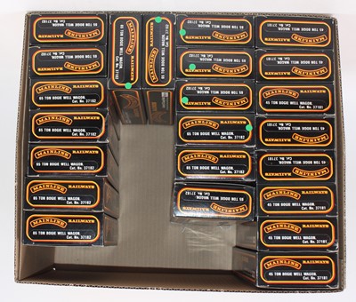 Lot 446 - 23 boxed Mainline Ex Shop Stock 00 Gauge Well...