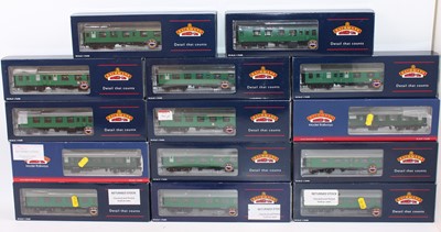 Lot 463 - 14 various Bachmann 00 Gauge Southern Region...
