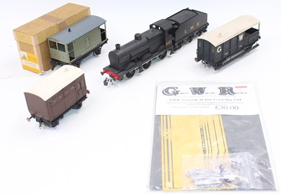 Lot 208 - Three wagons and a loco: Bassett-Lowke...